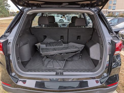 Used 2024 Chevrolet Equinox LS w/ Midnight Edition image 31