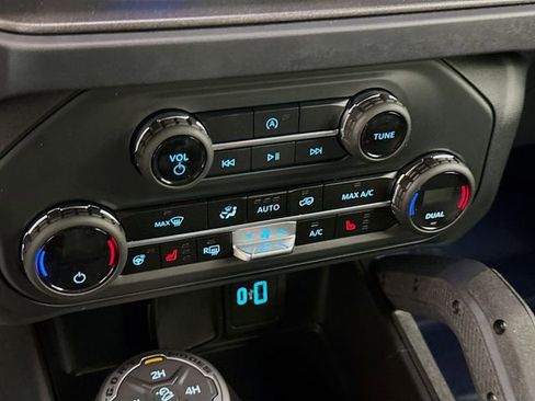 Used 2025 Ford Bronco Badlands AWD/4WD image 16