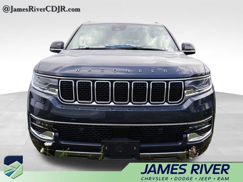 Used 2024 Jeep Wagoneer Series III AWD/4WD image 7
