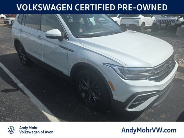 Used 2023 Volkswagen Tiguan SE FWD image 2