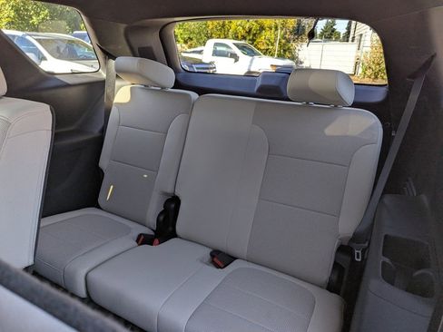 Used 2022 Chevrolet Traverse LT image 30