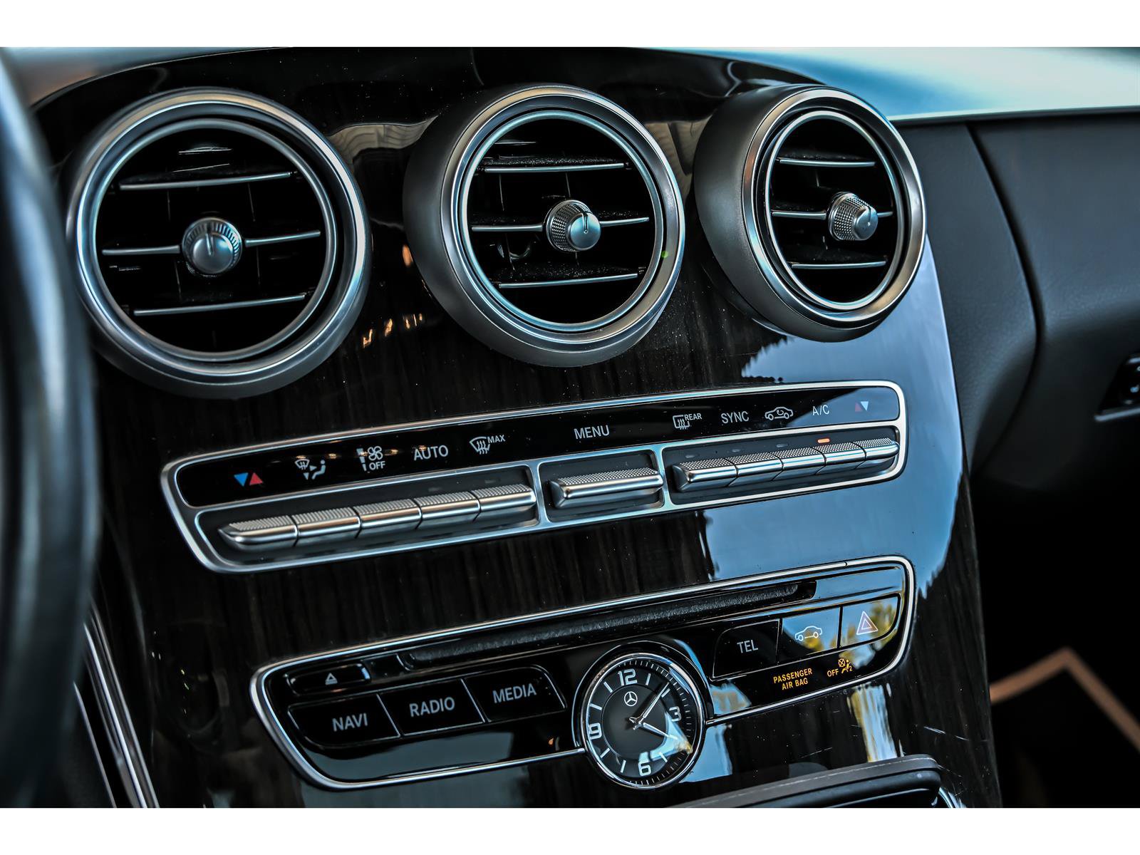 Used 2018 Mercedes-Benz C 300 4MATIC Sedan image 20