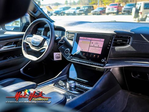 Used 2022 Jeep Wagoneer Series II image 16