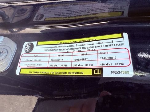 Used 2015 Chrysler Town & Country Touring image 21