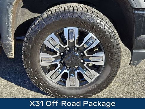 Used 2021 GMC Sierra 2500 Denali w/ Denali Black Diamond Edition image 11