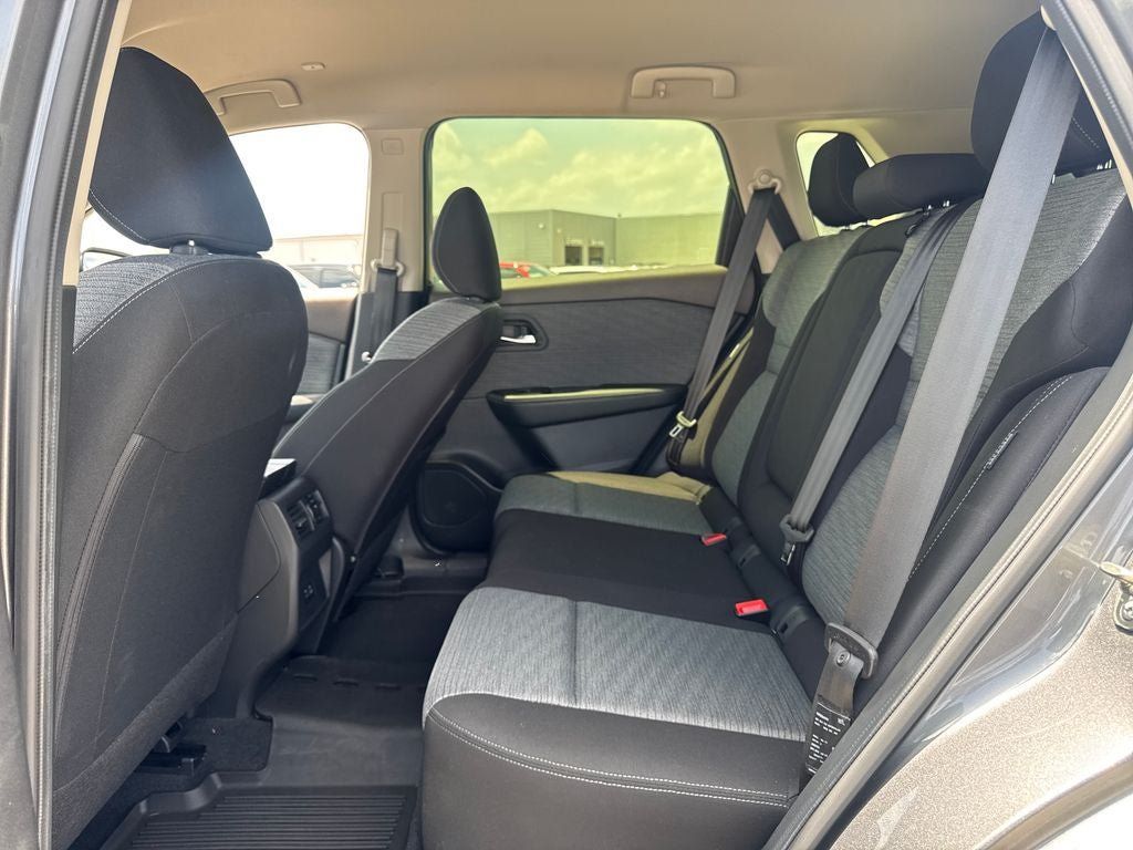 Used 2023 Nissan Rogue SV FWD image 12