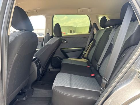 Used 2023 Nissan Rogue SV FWD image 12