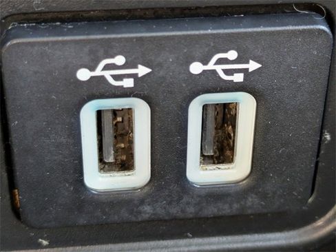 Certified 2020 Ford EcoSport SES image 22