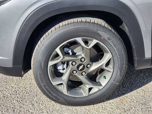 New 2026 Chevrolet Trax LT w/ Driver Confidence Package image 8