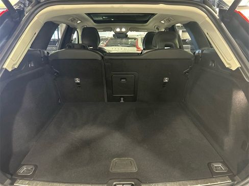 Certified 2025 Volvo XC60 B5 Plus image 27