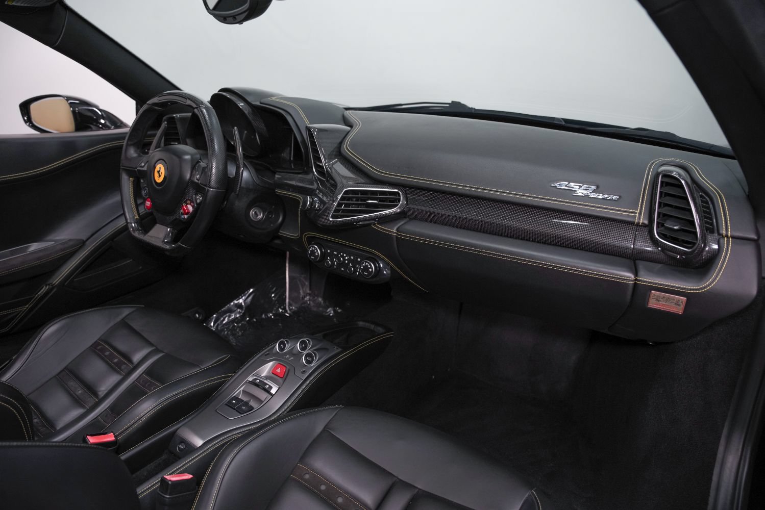 Used 2013 Ferrari 458 Spider RWD image 31