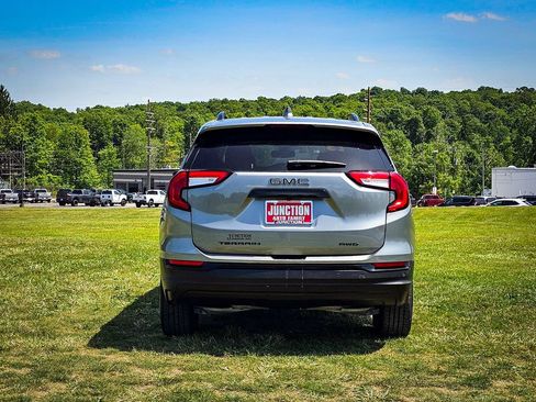 Used 2023 GMC Terrain SLE w/ Driver Convenience Package AWD/4WD image 5