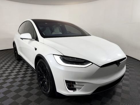 Used 2017 Tesla Model X 100D AWD/4WD image 5