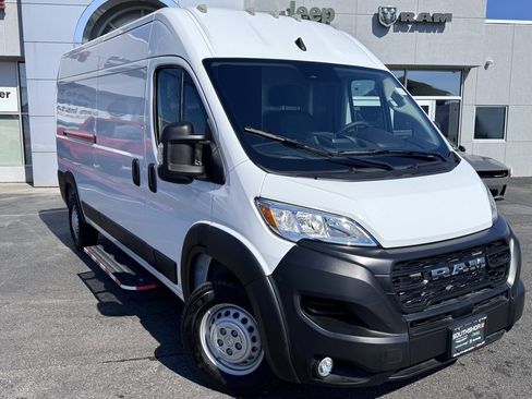 Used 2025 RAM ProMaster 2500 w/ Convenience Group image 1