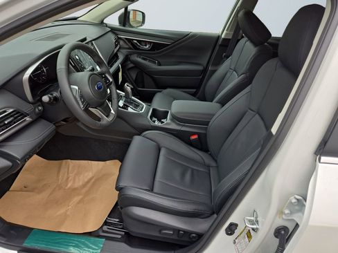 Used 2025 Subaru Outback Limited image 9