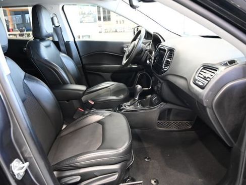 Used 2021 Jeep Compass Latitude FWD image 10