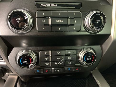 Used 2021 Ford F350 Platinum w/ FX4 Off-Road Package image 26