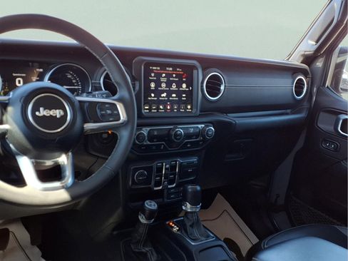 Used 2023 Jeep Wrangler Unlimited Sahara AWD/4WD image 5