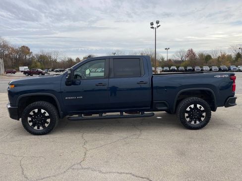 Used 2020 Chevrolet Silverado 2500 Custom w/ Custom Value Package image 2