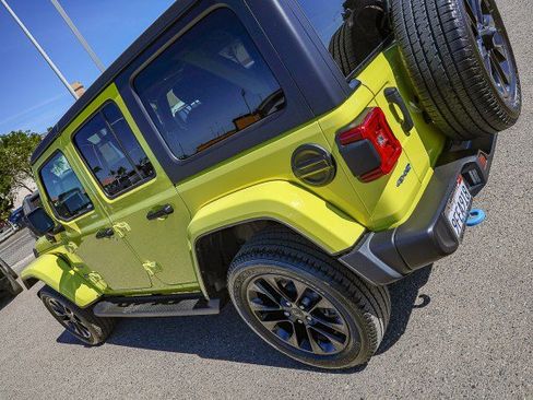 Used 2023 Jeep Wrangler Sahara image 8