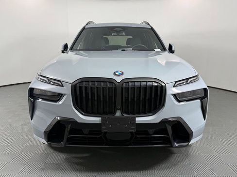 Used 2023 BMW X7 xDrive40i w/ M Sport Package AWD/4WD image 10