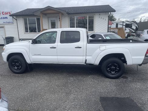 Used 2011 Toyota Tacoma PreRunner w/ SR5 Pkg #2 RWD image 2