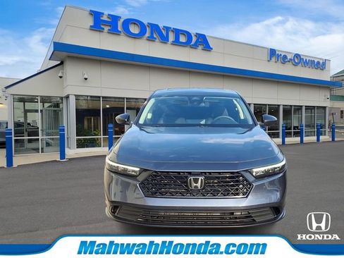 Used 2025 Honda Accord SE image 2