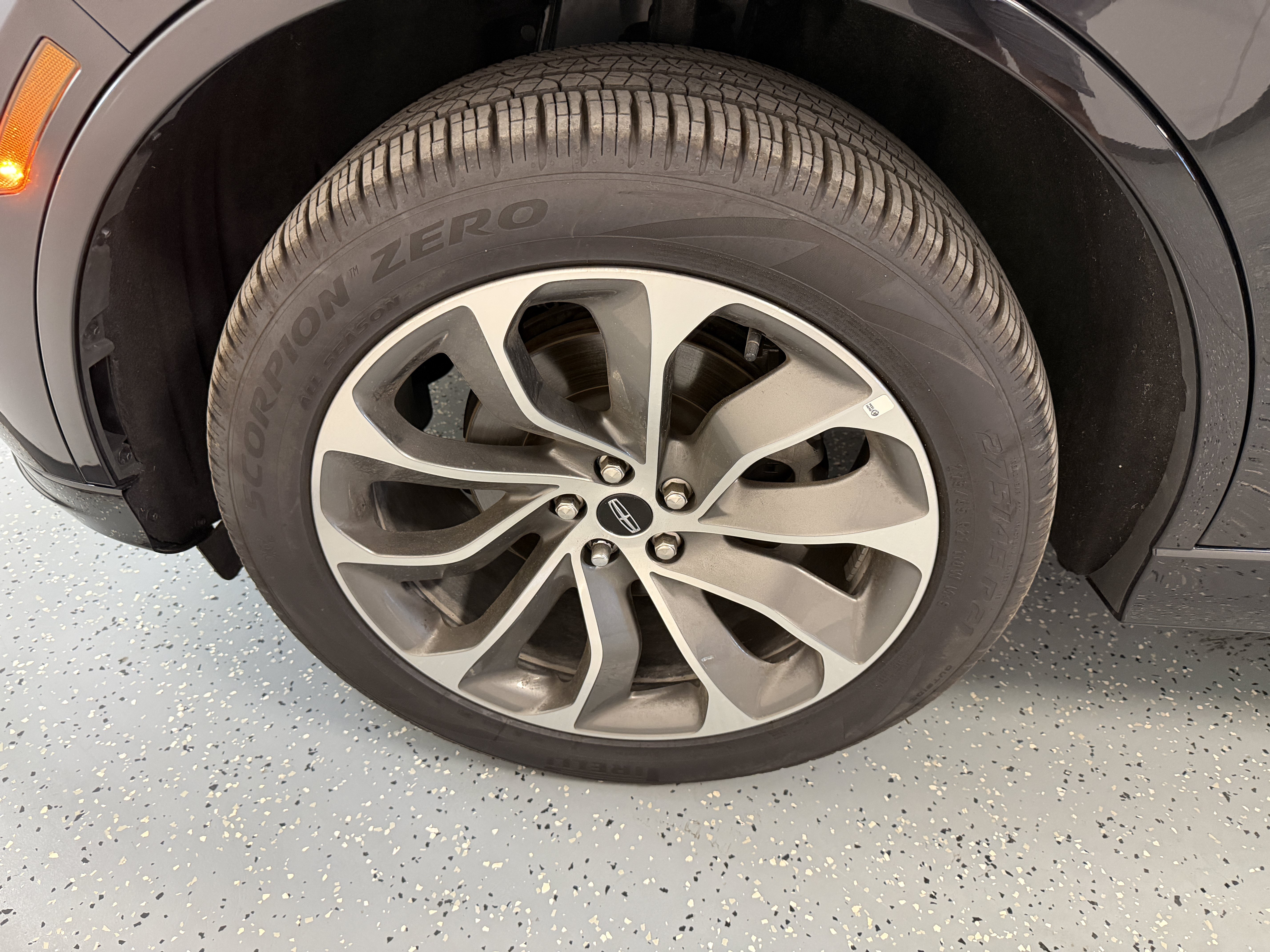 Used 2025 Lincoln Aviator AWD w/ Jet Appearance Package image 29