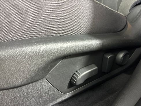 Certified 2025 Subaru Crosstrek 2.0i Premium image 24