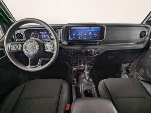 Used 2024 Jeep Wrangler Unlimited Rubicon 4xe AWD/4WD image 18