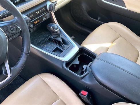 Used 2019 Toyota RAV4 XLE Premium w/ Cold Weather Package image 16