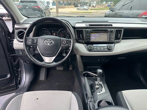 Used 2018 Toyota RAV4 XLE w/ Carpet Mat Package image 19