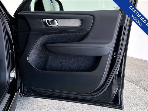Certified 2025 Volvo XC40 B5 Plus image 25