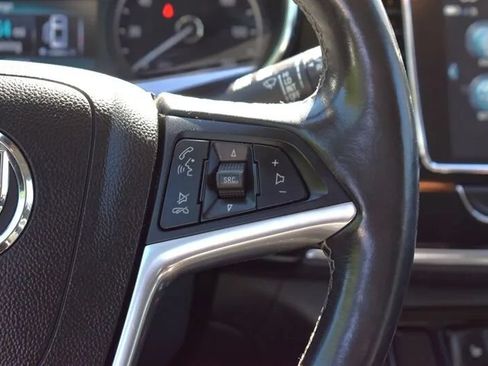 Used 2020 Buick Encore Essence FWD image 16