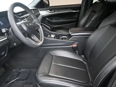 Used 2025 Jeep Grand Cherokee L Limited w/ Luxury Tech Group II RWD image 12