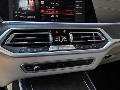 Used 2022 BMW X7 xDrive40i w/ Premium Package AWD/4WD image 27