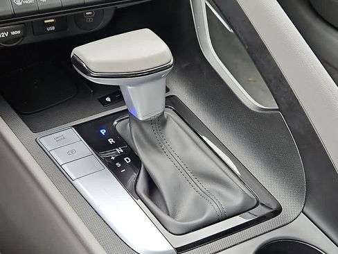Certified 2025 Hyundai Elantra Sport FWD image 13