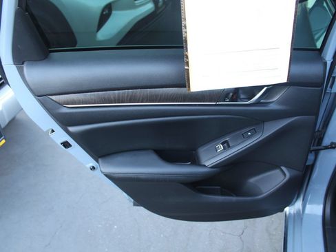 Used 2021 Honda Accord Touring image 23