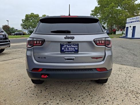 Used 2022 Jeep Compass Trailhawk w/ Sun and Sound Group AWD/4WD image 5