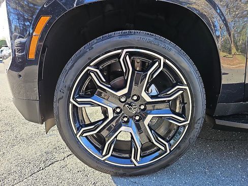 New 2026 Chevrolet Suburban RST w/ RST Capability Package AWD/4WD image 8