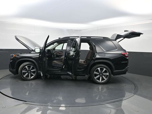 Used 2024 Honda Pilot Elite image 40