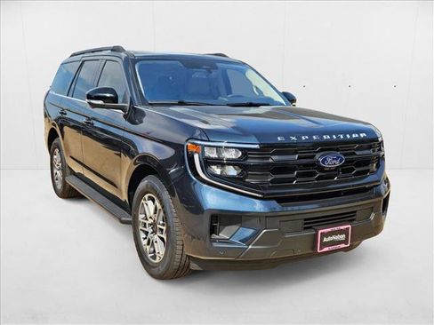 New 2025 Ford Expedition Active image 7