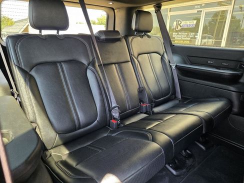 Used 2024 Jeep Wagoneer L Series III w/ Flexible Seating Group AWD/4WD image 23