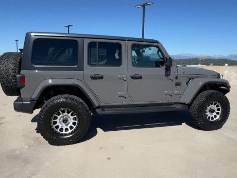 Used 2020 Jeep Wrangler Unlimited Sahara image 9
