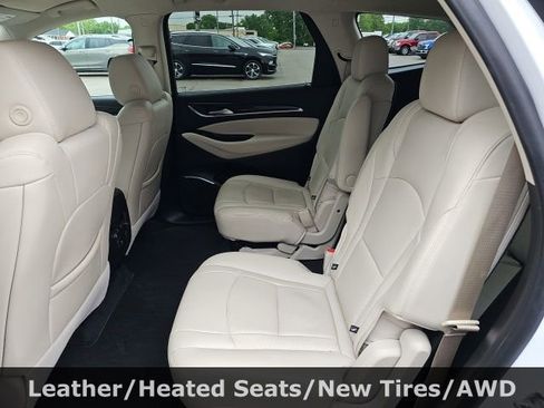 Used 2022 Buick Enclave Essence image 22