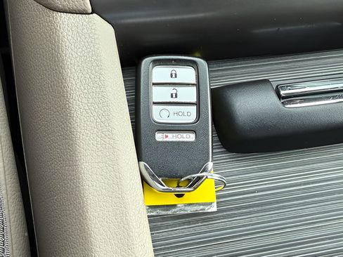 Used 2018 Honda Ridgeline RTL-T image 15