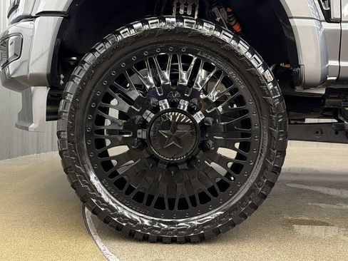 Used 2026 Ford F450 Platinum w/ FX4 Off-Road Package AWD/4WD image 9