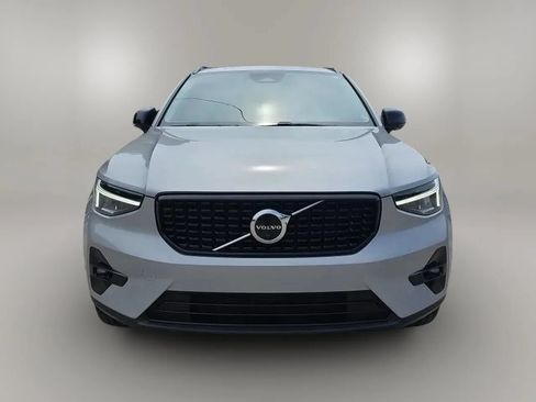 Used 2023 Volvo XC40 B5 Plus w/ Driver Assist Package AWD/4WD image 4