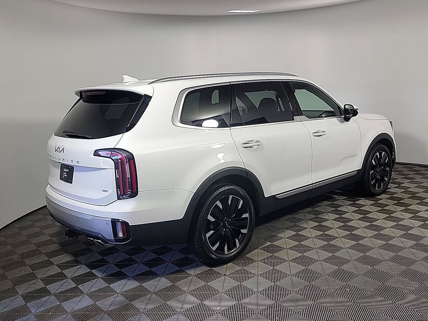 Certified 2023 Kia Telluride SX Prestige AWD/4WD image 4