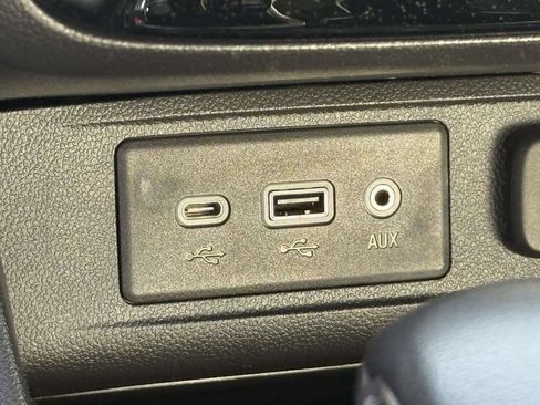 Used 2023 Buick Encore GX Preferred w/ Cold Weather Comfort Package FWD image 31